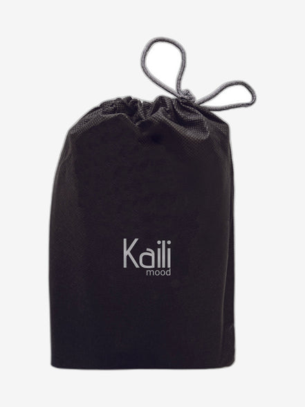 K0025AB | Trousse de toilette avec poignée latérale en cuir pleine fleur véritable à grain léger - Couleur noire. Fermeture zippée, Dimensions : 25 x 16 x 12 cm. Conditionnement : Sac TNT